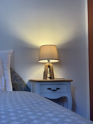 Doppelzimmer, Gartenblick | 1 Schlafzimmer, Schreibtisch, schallisolierte Zimmer