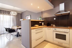 Apartment, 2 Bedrooms | Private kitchen | Fridge, microwave, oven, stovetop - Central Apartment Glyfadas (Glyfada)