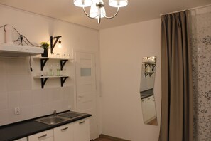 Family Studio, Kitchen | Private kitchenette - Kolorowa Guest Rooms (Warsaw)