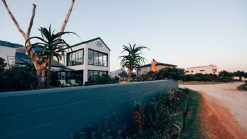 Bagian depan properti