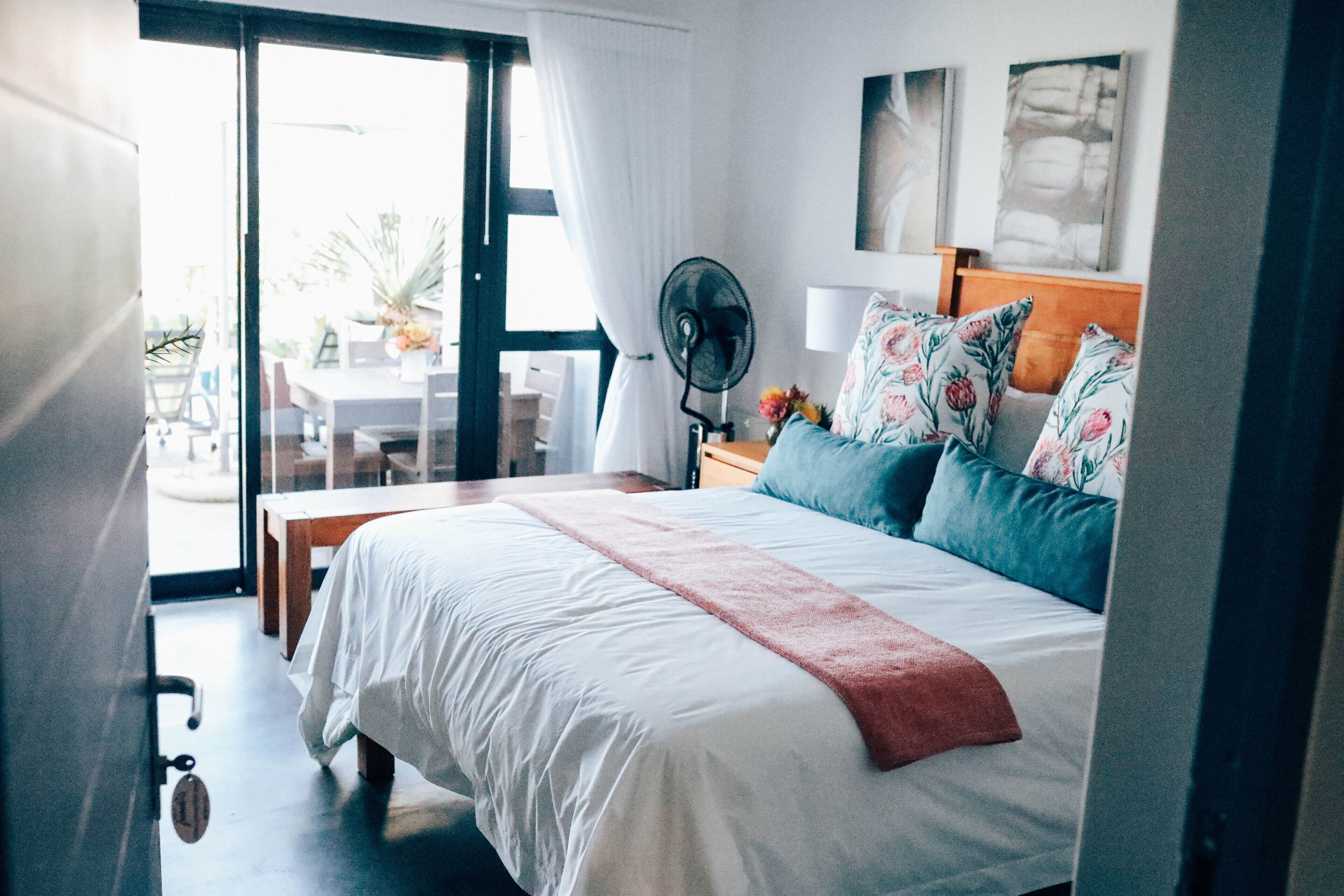 Boutique Room 1 | Matelas Select Comfort, coffres-forts dans les chambres