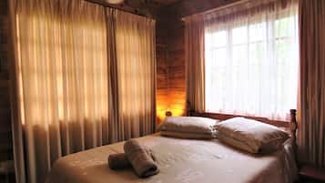 Deluxe Chalet, Garden View | 2 bedrooms, individually decorated, individually furnished, desk