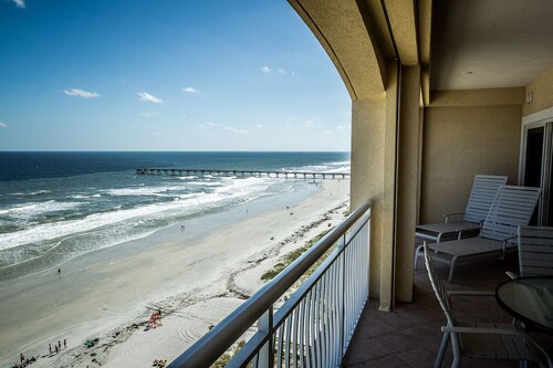 Stunning Oceanfront Condo with Incredible Views 2 Bedrooms