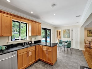 Coffee/tea maker, fridge, microwave, oven - Vidal Manor | Walk to Wilton Drive + Heated Pool (Wilton Manors)