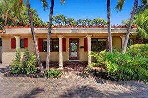 Exterior - Vidal Manor | Walk to Wilton Drive + Heated Pool (Wilton Manors)