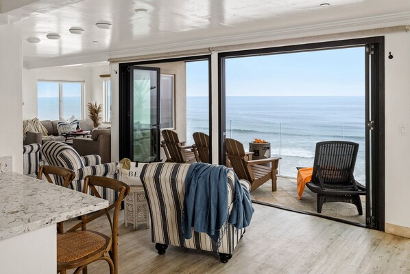 TV - Bluff-Top Beauty With Ocean Views - 1086 (Encinitas)