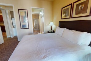 1 slaapkamer, een strijkplank/strijkijzer, wifi, beddengoed