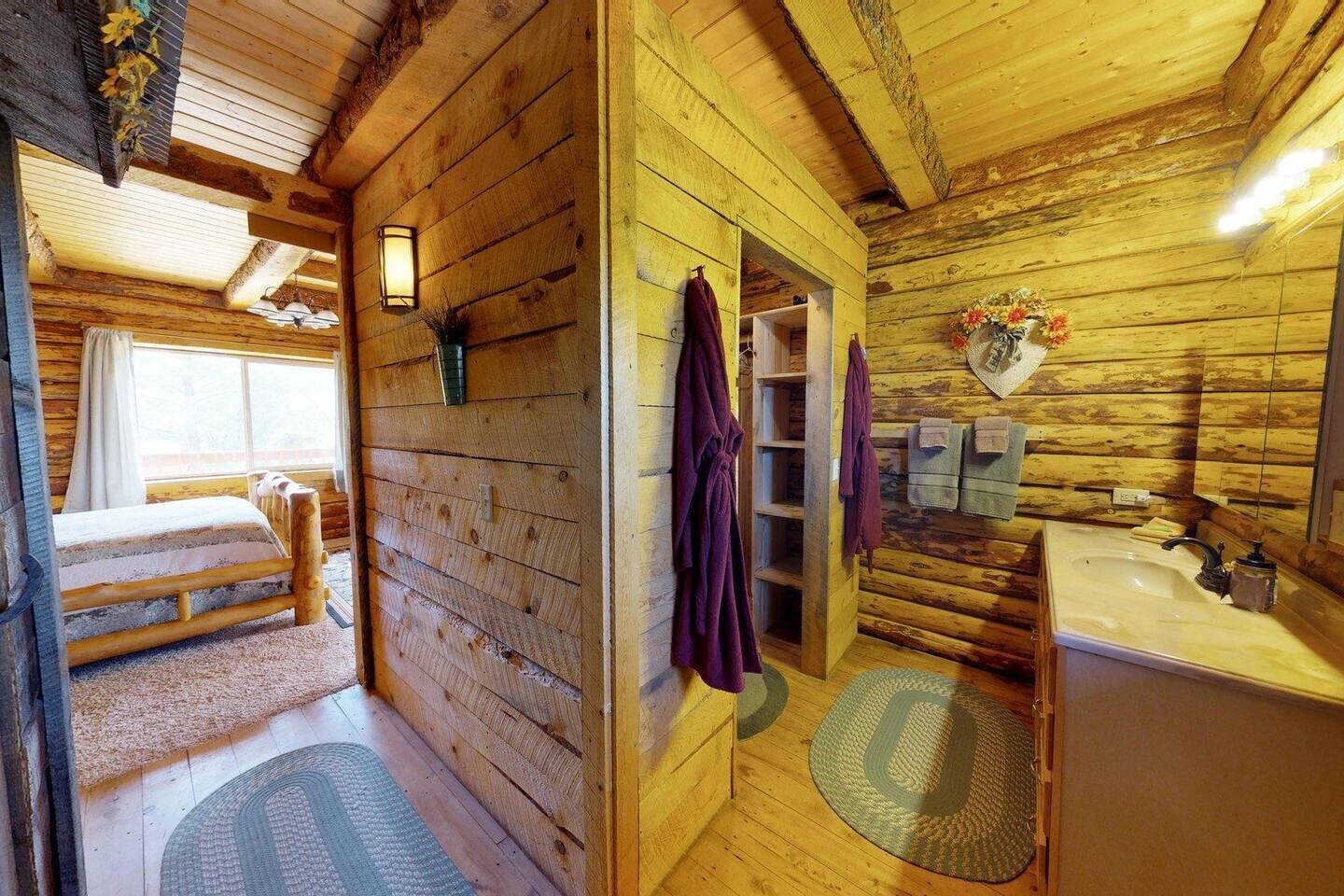 3 habitaciones, tabla de planchar con plancha, cuna de viaje y wifi 