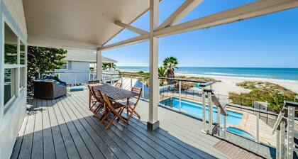 Sunshines Hideaway | Beachfront | Private Pool