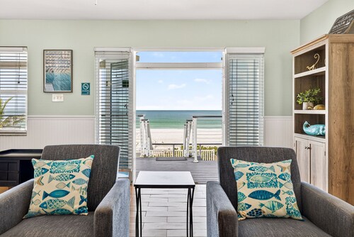 Gulf Front Beach House yksityisellä uima-altaalla - Sunshine's Hideaway by Beach Time Rentals