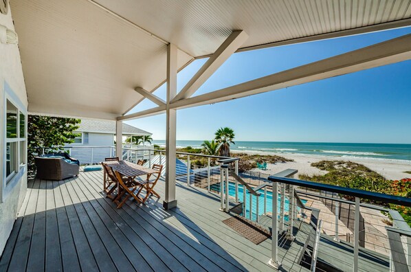 Property grounds - Sunshines Hideaway | Beachfront | Private Pool (Indian Rocks Beach)