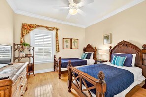 4 Schlafzimmer, Bügeleisen/Bügelbrett, kostenloses WLAN, Bettwäsche