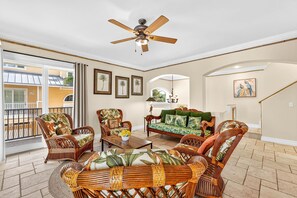 Una Smart TV, un reproductor de DVD