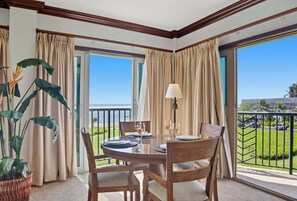 Dining - G301 - Extra Large Ocean View Corner Suite in Kapaa, Steps to Beach, AC, Pool! (Kapaa)