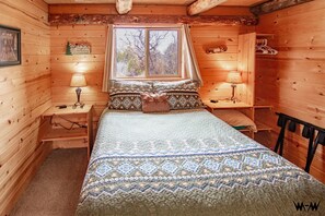 3 slaapkamers, een strijkplank/strijkijzer, reisbedje, wifi