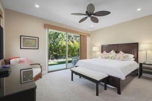 3 slaapkamers, een bureau, een strijkplank/strijkijzer, reisbedje