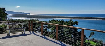 HenkeÀsalpaava Bay ja merinÀköala!