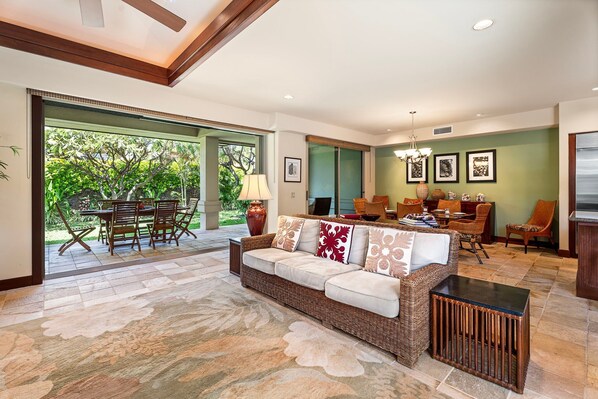 Fernseher, DVD-Player, Bücher