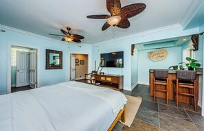 5 bedrooms, iron/ironing board, free WiFi, bed sheets