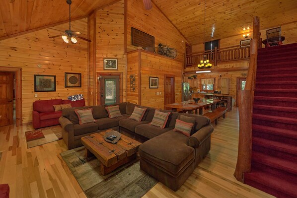 TV, fireplace, DVD player - Enjoy your private indoor pool and theater. Minutes to National Park! (Cosby)