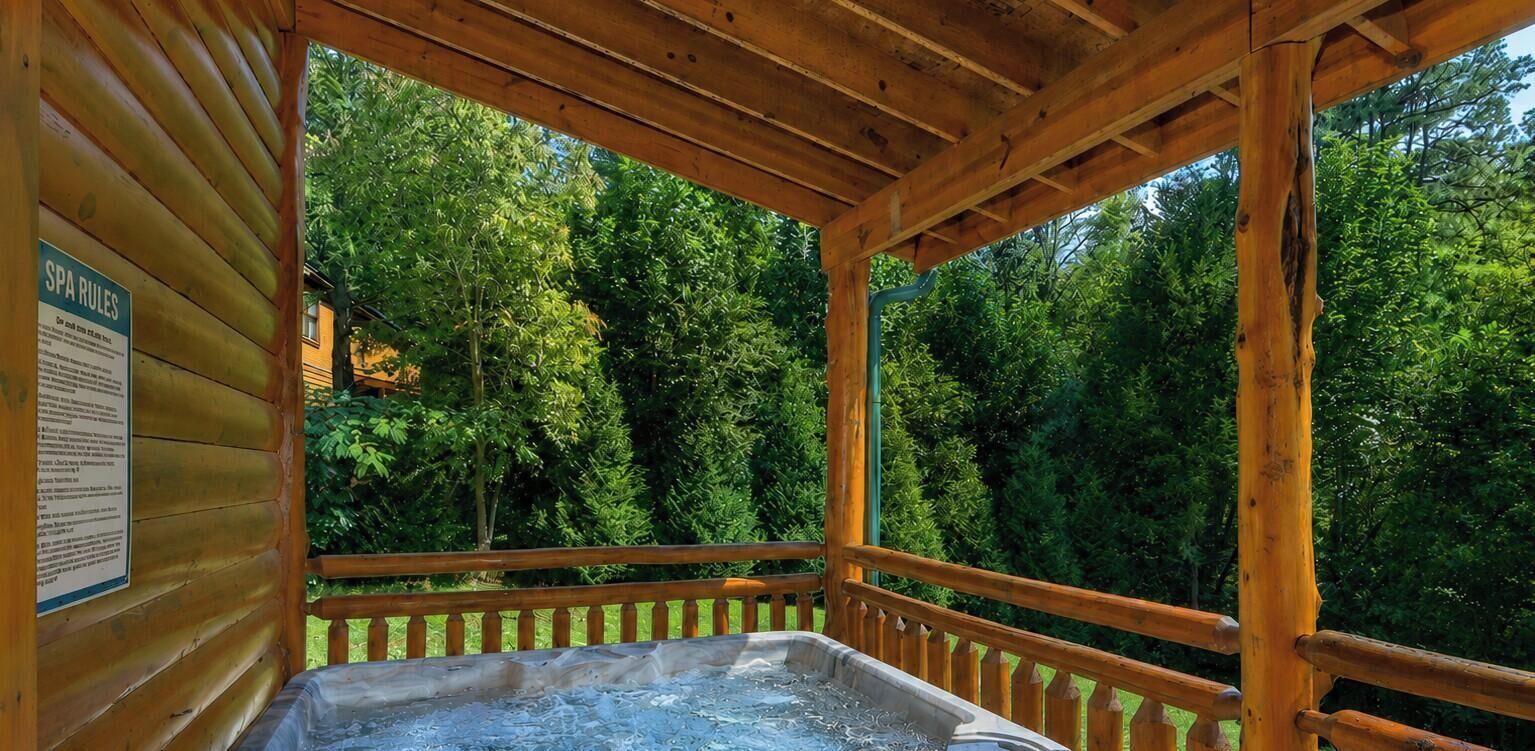 Bañera de hidromasaje al aire libre