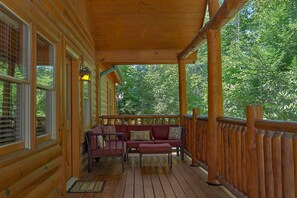 Terrace/patio - Enjoy your private indoor pool and theater. Minutes to National Park! (Cosby)