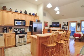 Fridge, microwave, oven, stovetop - Danube Breezes: 5-bedroom Sound-side, Private Pool & Hot Tub, Screened Porch (Nags Head)