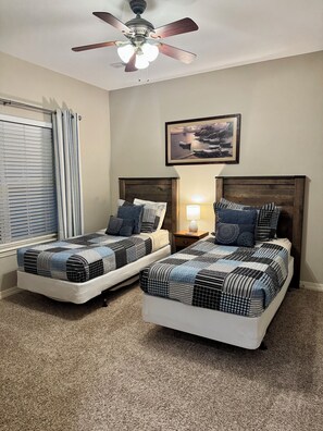 3 bedrooms, iron/ironing board, Internet, bed sheets