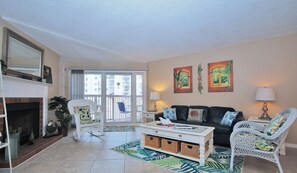 TV, fireplace