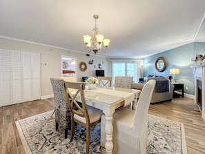 Dining - Beach Cottage 1314: An Irresistible Coastal Retreat Awaits You! (Indian Shores)