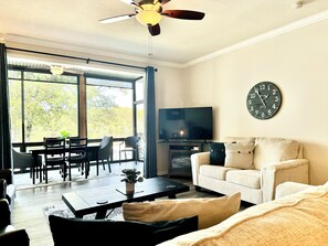 DVD player - Fantastic 3 BR, 3 Bath Condo on Table Rock Lake with Dock Access (Hollister)