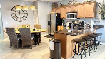 雪櫃、微波爐、洗碗機、咖啡機/沖茶器