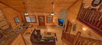 Ultimate Family Vacation Cabin - overdekt zwembad, Theater, Game Room