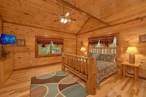 4 bedrooms, iron/ironing board, free WiFi, bed sheets