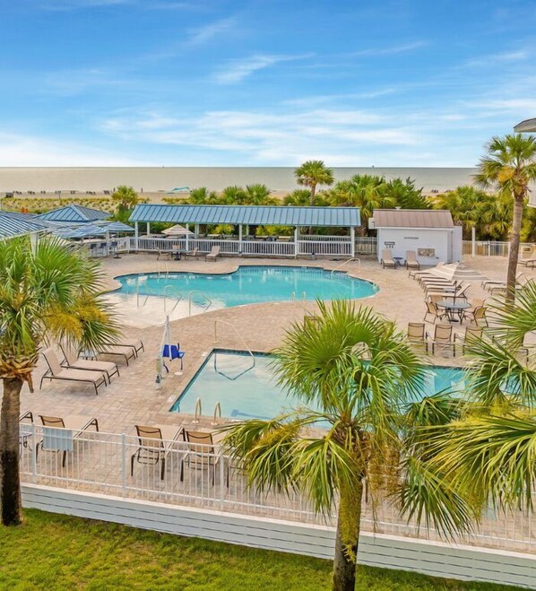 Lämmitetty uima-allas