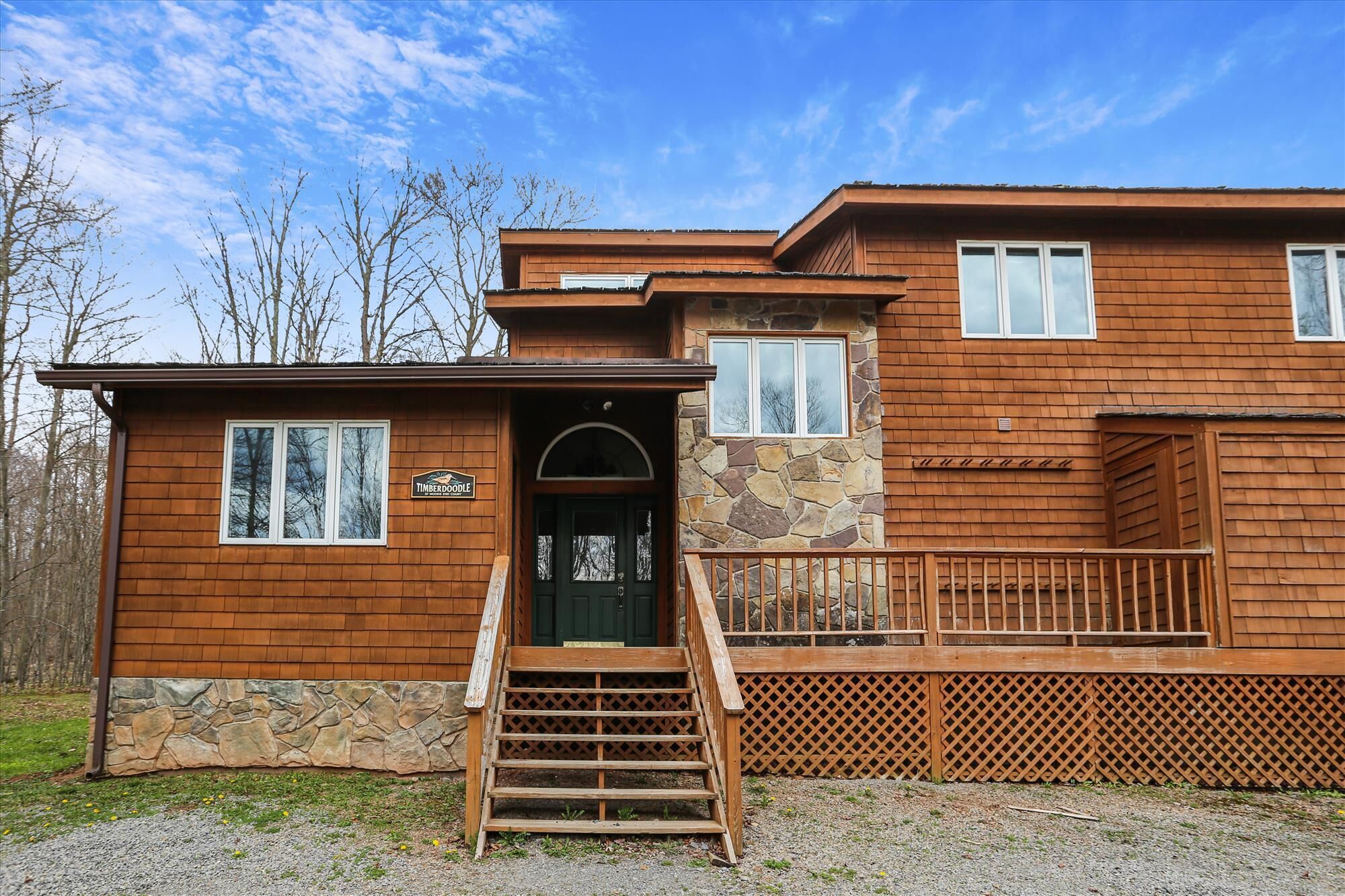Clean, comfortable, convenient townhome is an excellent vacation location!!