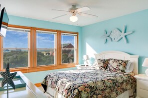 5 bedrooms, iron/ironing board, WiFi, bed sheets