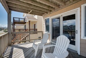 Terrace/patio - Seatopia: Semi-oceanfront, Private Pool, Spa (Nags Head)