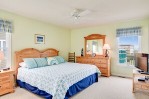 4 bedrooms, iron/ironing board, WiFi, bed sheets