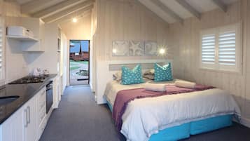 In-room safe, iron/ironing board, bed sheets