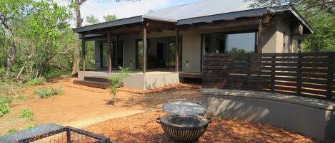 Luxury-Villa, 2 Schlafzimmer, Nichtraucher, Parkblick | Terrasse/Patio