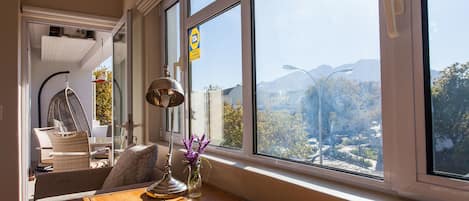 Standard-Apartment, 2 Schlafzimmer | Wohnbereich