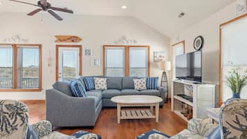 Télévision, lecteur de DVD, livres