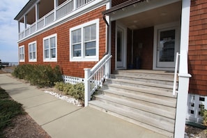 Exterior detail - Surround Sound: Sound View, Shared Pool, Balcony (Nags Head)