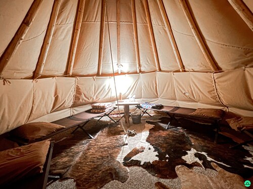 W-W: Authentic Tipi with Great Views!
