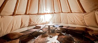 W-W: Authentic Tipi with Great Views!