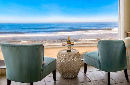 Pet-Friendly Beachfront Duplex with a Spa C3015-B