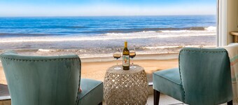 Pet-Friendly Beachfront Duplex with a Spa C3015-B