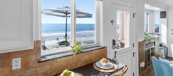 Pet-Friendly Beachfront Duplex with a Spa C3015-B