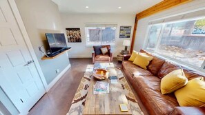 TV - Moab Flats - 4, All-Star Downtown Location, Pet Friendly (Moab)
